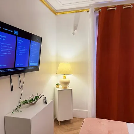 Sci Immo Voltaire Apartamento *